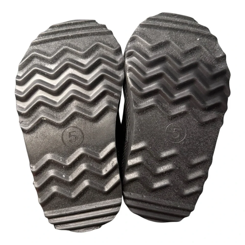Kids Black Suede Like Slippers Size 5 Faux Fur Lined‎ Slip On House Shoes SU